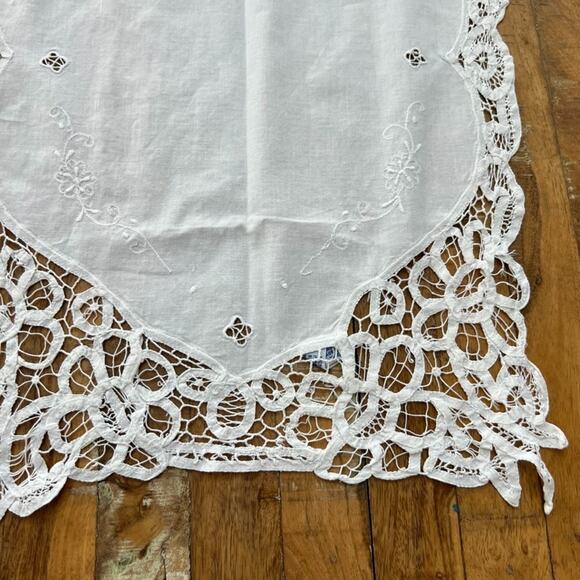 Imperial Elegance Table Runner Doily Dining Room Vintage White 64 x 15 in - Picture 3 of 9